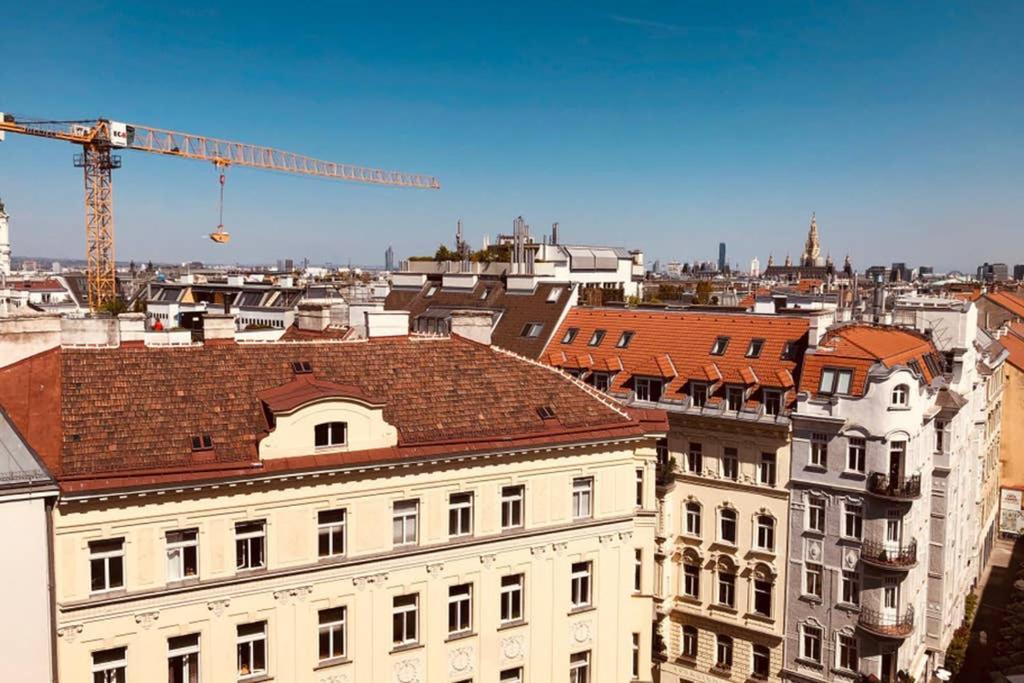 Mitten Im Achten. Zentrale Wohnung In Wien Exteriör bild